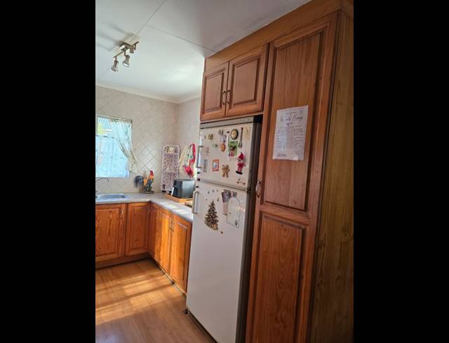 2 BEDROOM TOWNHOUSE FOR SALE IN ALBERTSDAL